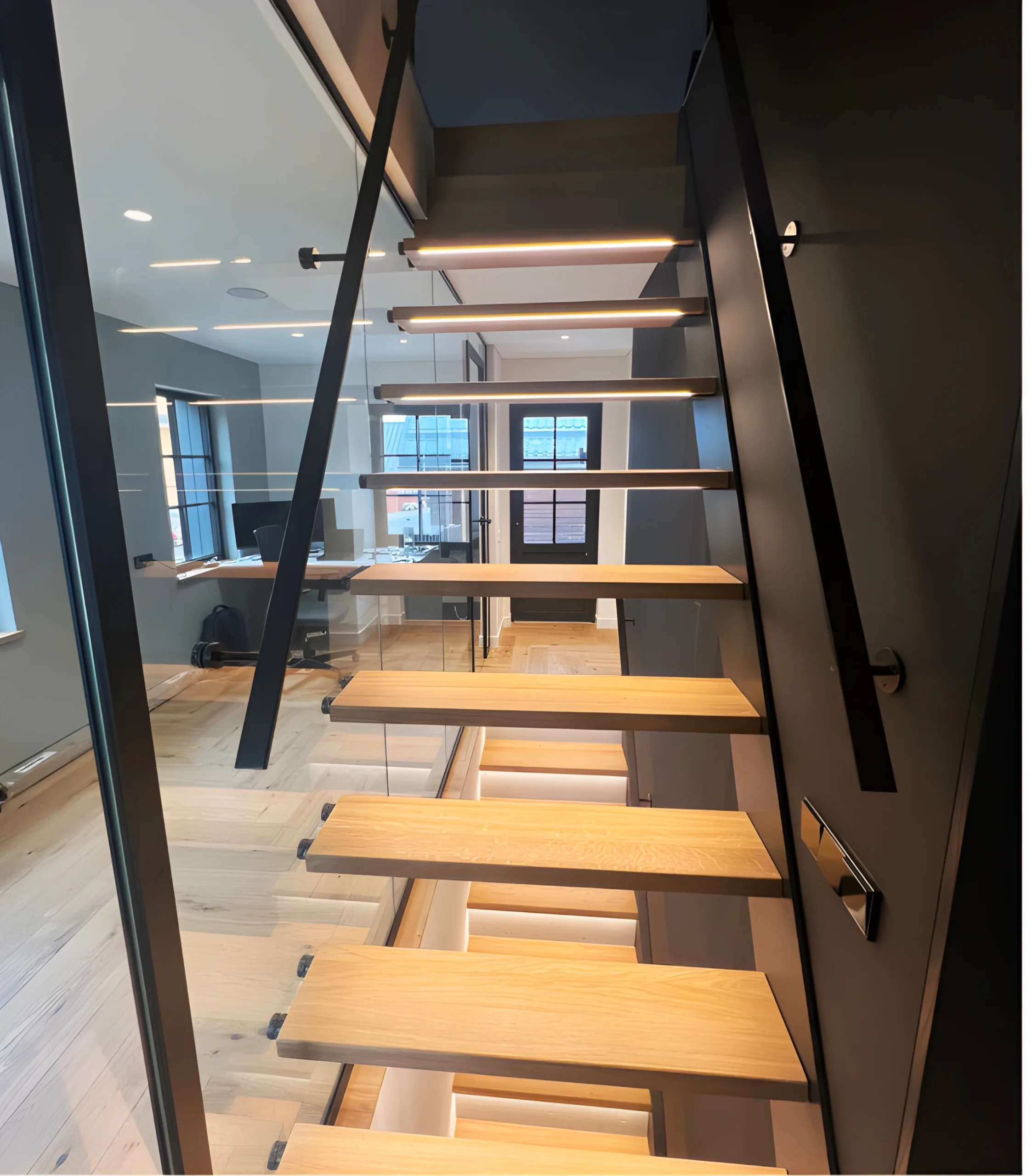 Cantilever staircases